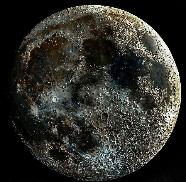 تصویری شگفت‌انگیز از چهره واقعی ماه!