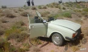 تصادف زنجیره ای در بندر شرفخانه منجر به نصف شدن وانت پیکان شد