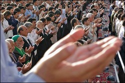 اقامه باشکوه نماز عید فطر در میدان رسل زنجان