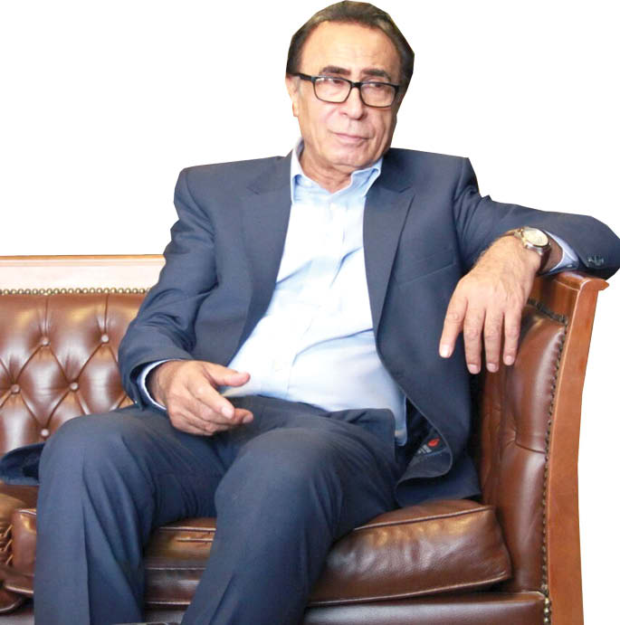 کسانی که به دنبال عربی‌زدایی از زبان فارسی هستند، با اشعار سعدی و خاقانی چه می‌کنند؟