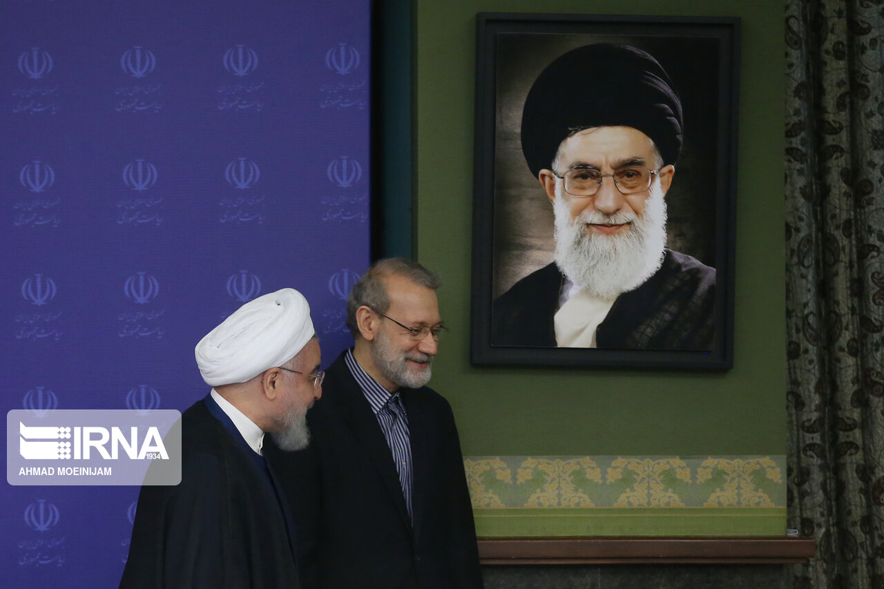 تجلیل روحانی از لاریجانی در جلسه شورای اقتصادی