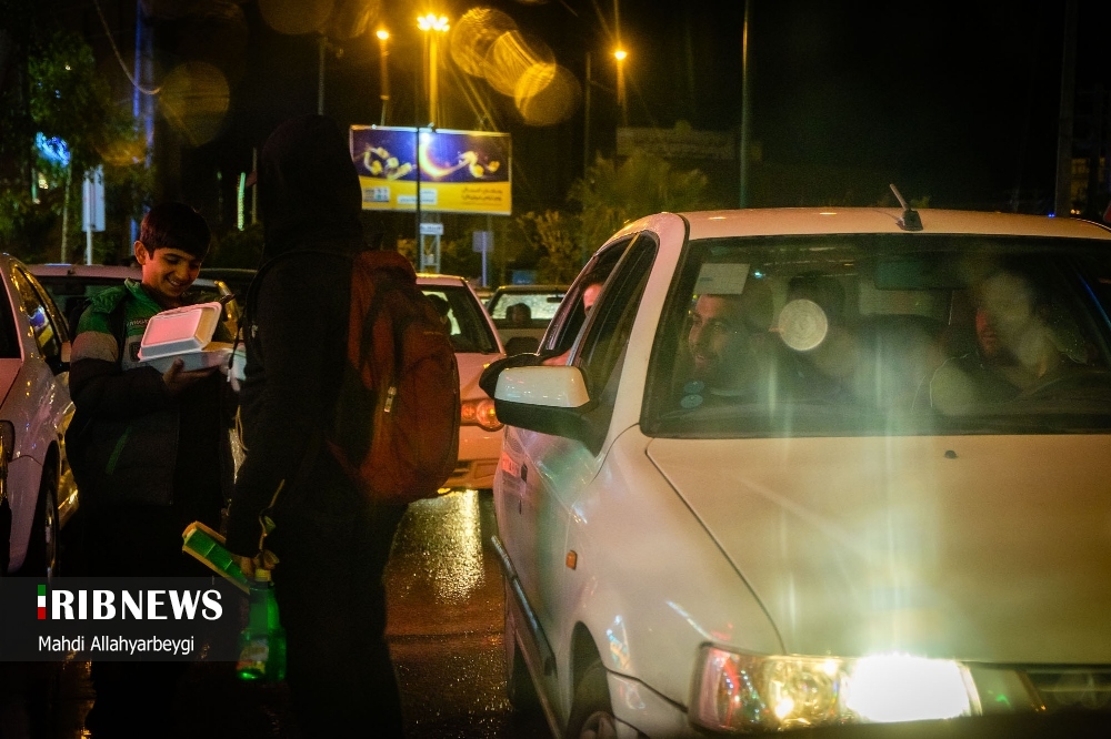 پویش اطعام کودکان کار و کارتن خواب ها در شهر کرج