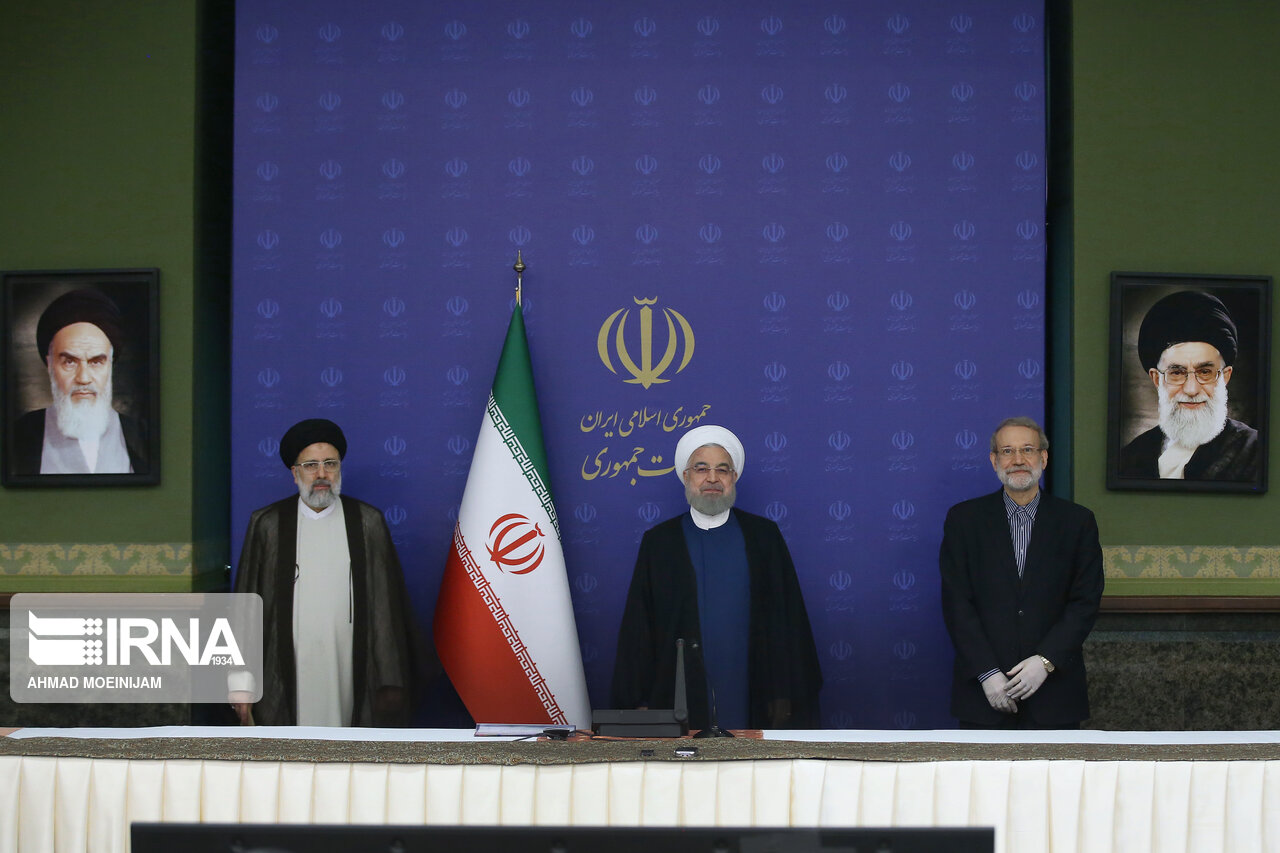 تجلیل روحانی از لاریجانی در جلسه شورای اقتصادی
