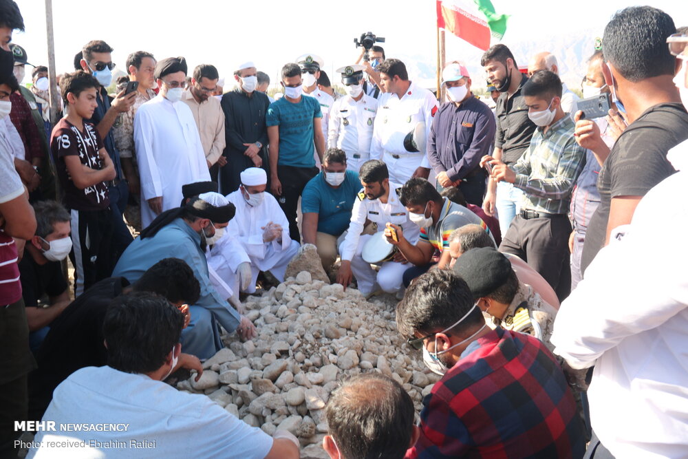 مراسم خاکسپاری شهید فخرالدین فلک نازی در روستای دهتل