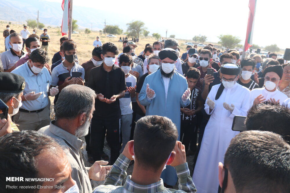 مراسم خاکسپاری شهید فخرالدین فلک نازی در روستای دهتل