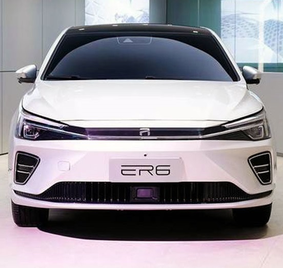 ER6 به عنوان سدان تمام برقی جدید سایک معرفی شد