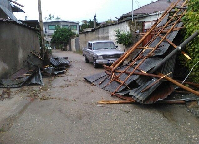 خسارت طوفان به ۱۵۰ واحد مسکونی مازندران