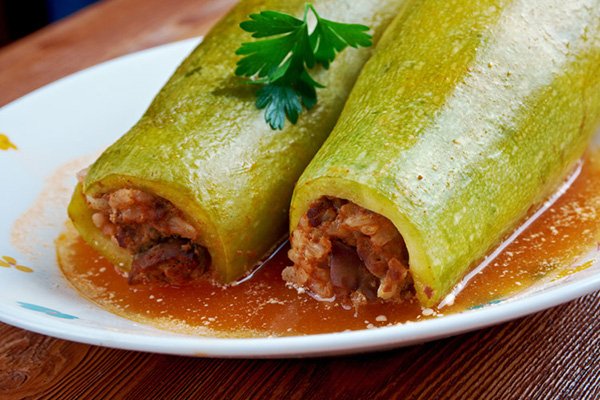 غذاي اصلي/ با دلمه کدو سبز تنوع را تجربه کنيد