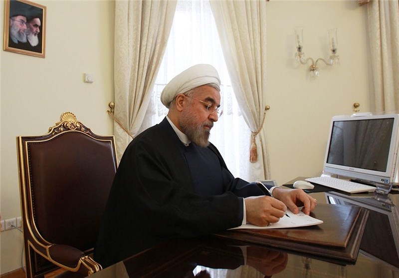 پیام روحانی در پی درگذشت پدر سه شهید