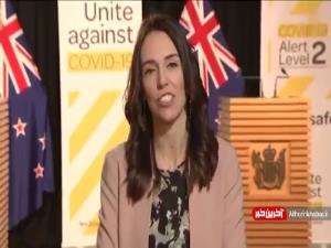 واکنش نخست وزیر نیوزیلند به زلزله‌ در حال مصاحبه تلویزیونی 