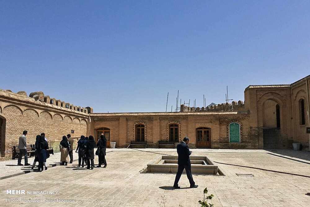 مرمت اضطراری قلعه تاریخی فلک الافلاک