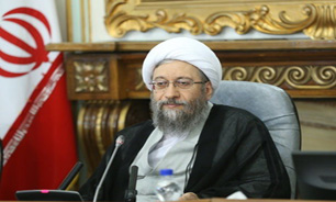 آملی لاریجانی به رییس جدید مجلس تبریک گفت