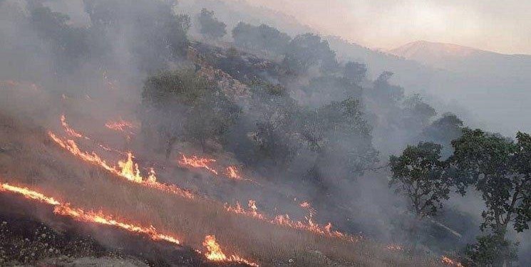 تازه‌ترین جزئیات از حادثه کوه خائیز؛ مهار آتش بدون بالگرد آبپاش امکان‌پذیر نیست