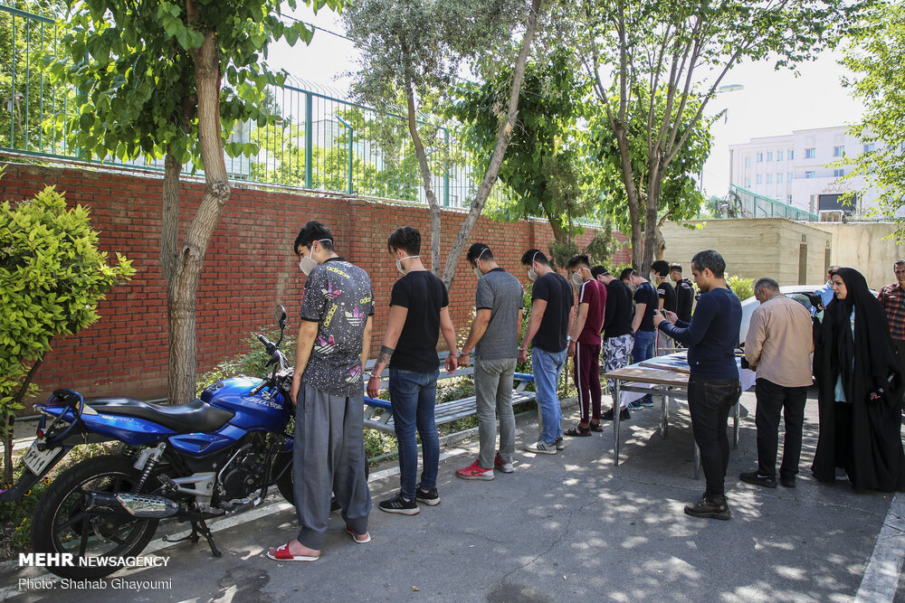 عکس/ دستگیری اراذل و اوباش محله اتابک تهران