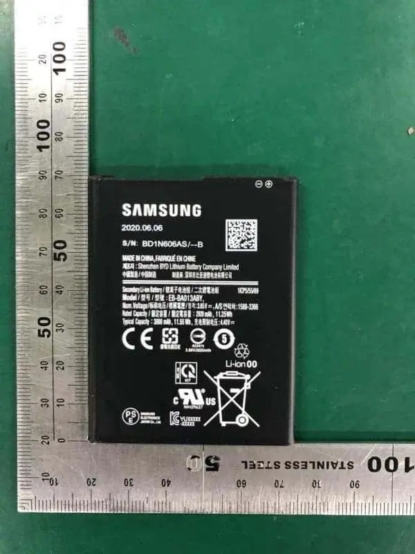 بازگشت به عصر باتری های جداشدنی با Galaxy A01e 