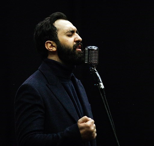 «سال درد» را با صدای مهدی یراحی بشنوید