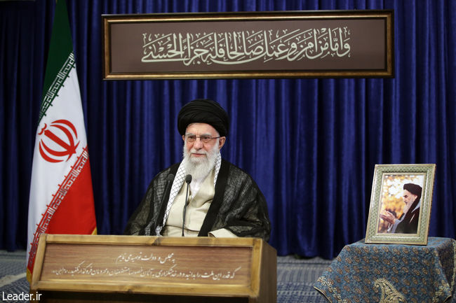 رهبر انقلاب: بزک‌کنندگان آمریکا امروز نمی توانند سر خود را بلند کنند