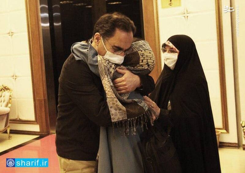 عکس/ دانشمند ایرانی زندانی در آمریکا به وطن بازگشت