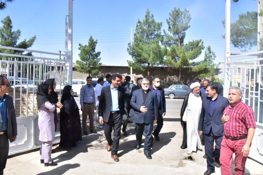  استاندار خراسان جنوبی از چند مرکز خدماتی قاینات بازدید کرد