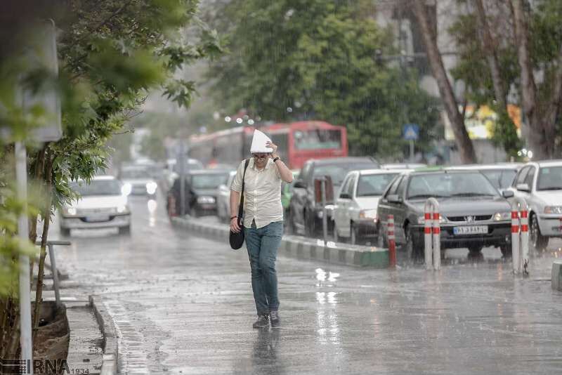 پیش‌بینی بارش پراکنده باران در نیمه شمالی تهران