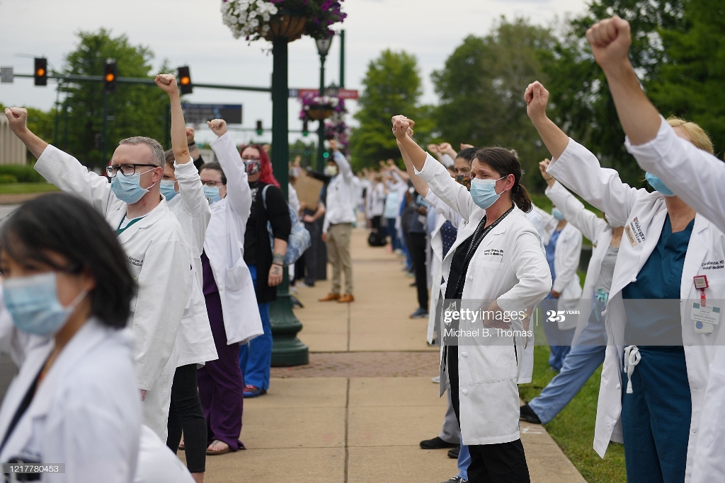 پیوستن کادر درمانی آمریکا به صف معترضان