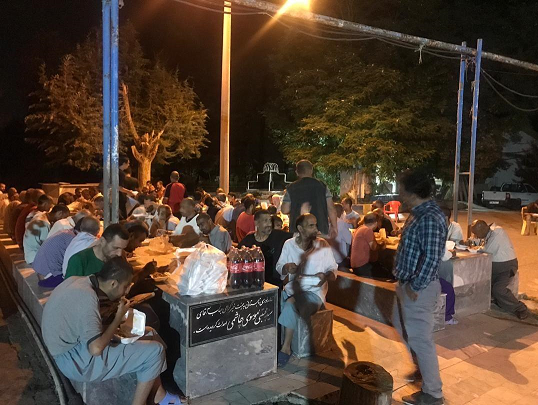 سفره مهربانی باشگاه نساجی در شب شهادت امام صادق(ع)