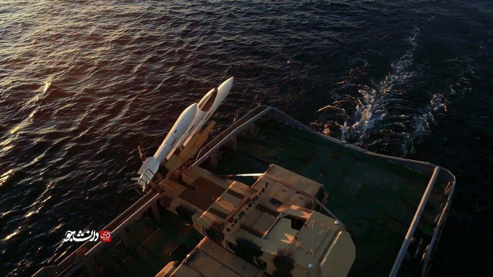 جدیدترین تصویر از موشک شکارچی پهپاد غول پیکر آمریکایی در آب‌های خلیج فارس