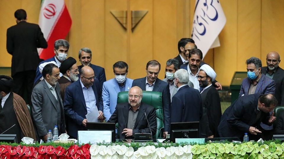 کنایه به نمایندگان جدید: قرار بود نان شب مردم در اولویت باشد!