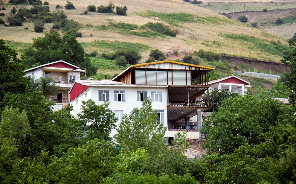 ساخت ویلاهای لوکس در گردنه حیران!