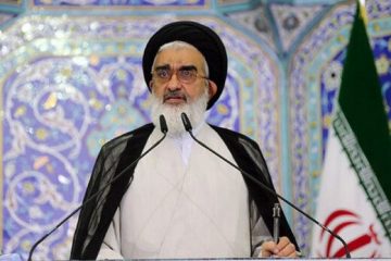 قدردانی امام جمعه قم از تلاش های کادر بهداشت و درمان در مقابله با ویروس کرونا 