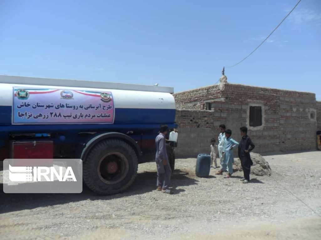  آبرسانی سیار ارتش به نقاط روستایی خاش