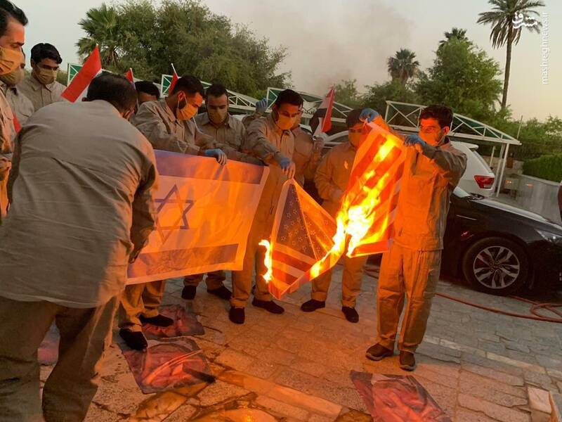 تصویر الکاظمی زیر پای رزمندگان آزادشده حشدالشعبی
