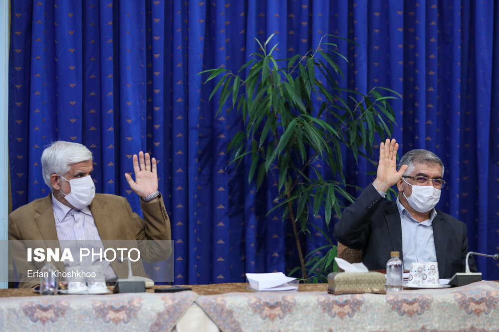 خوش و بش روحانی و رئیسی در جلسه شورای عالی انقلاب فرهنگی