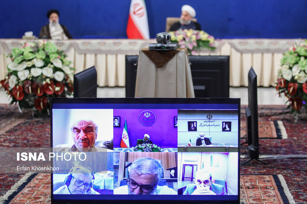 خوش و بش روحانی و رئیسی در جلسه شورای عالی انقلاب فرهنگی