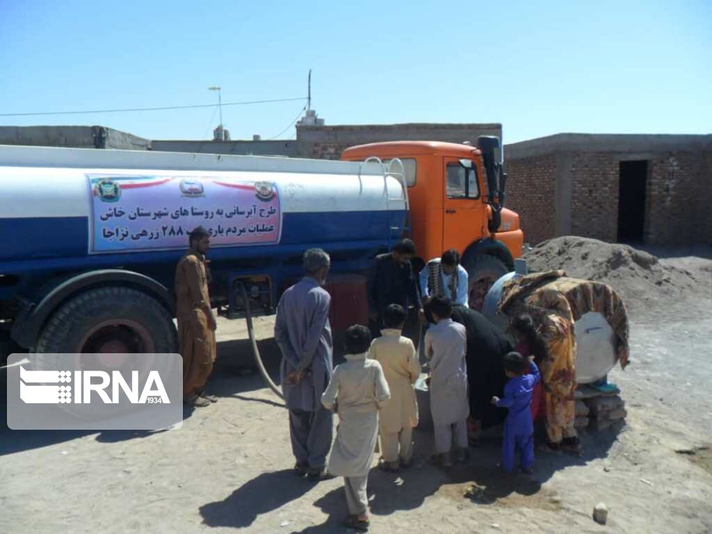  آبرسانی سیار ارتش به نقاط روستایی خاش