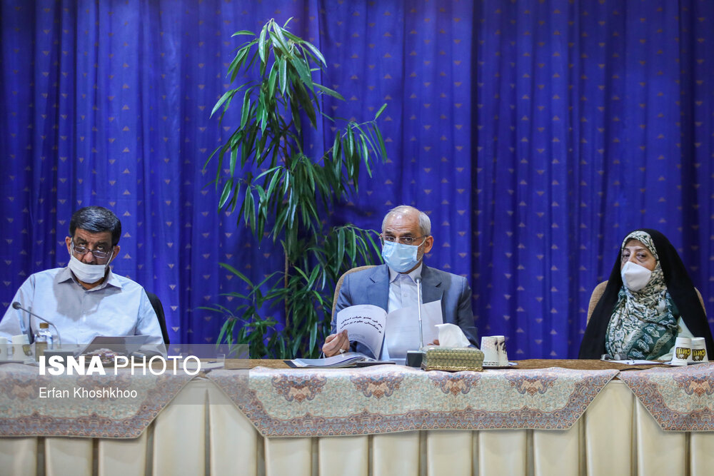 خوش و بش روحانی و رئیسی در جلسه شورای عالی انقلاب فرهنگی