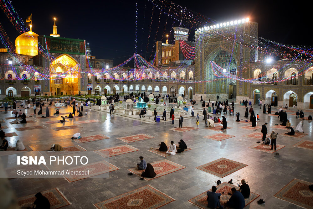 حال و هوای حرم مطهر رضوی در آستانه میلاد حضرت رضا(ع)