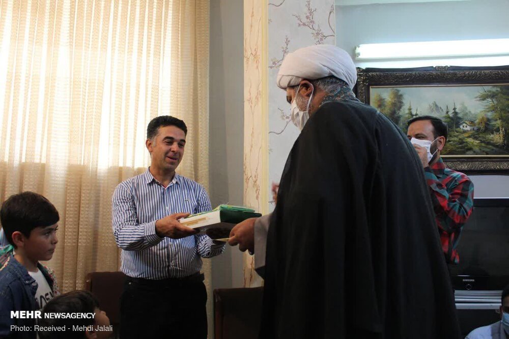 کاروان «زیر سایه خورشید» در استان سمنان