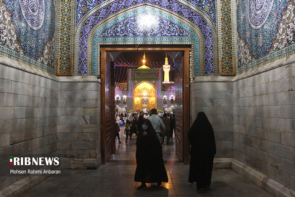 آذین بندی حرم مطهر رضوی در آستانه میلاد امام رضا (ع)