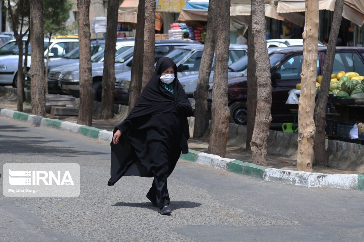 استفاده از ماسک در بیرجند