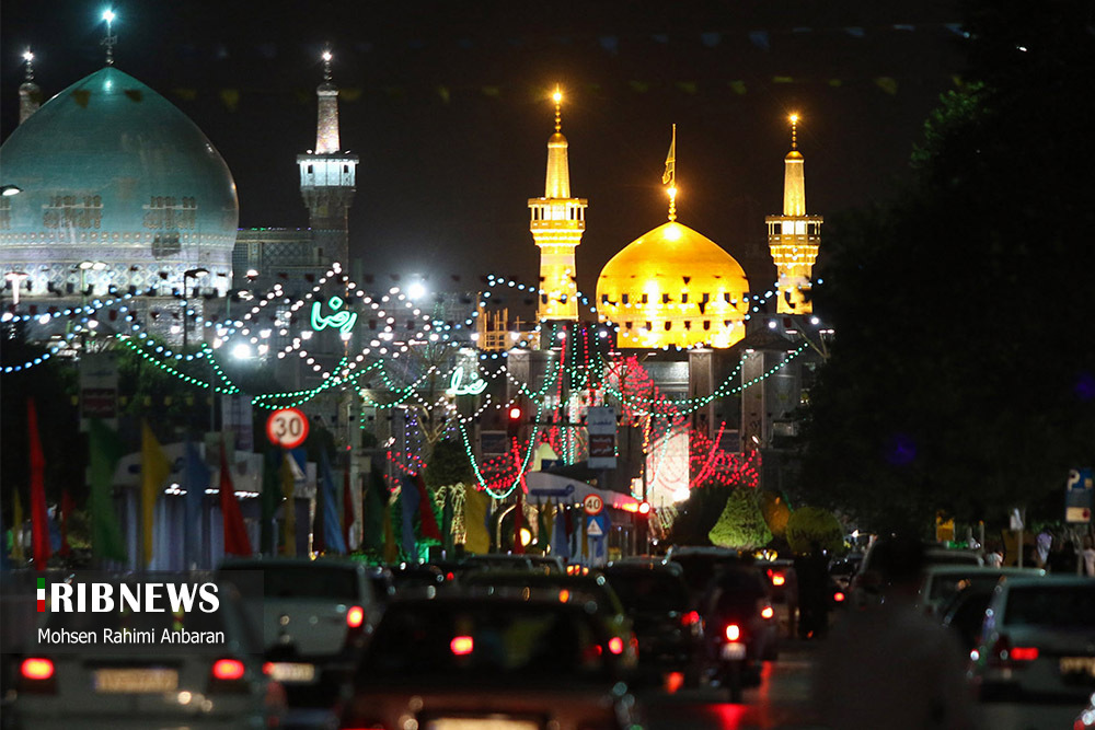 آذین بندی حرم مطهر رضوی در آستانه میلاد امام رضا (ع)