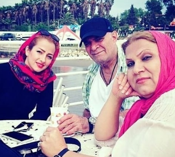 عکس‌هایی از زنده‌یاد سیروس گرجستانی با همسر و فرزندانش