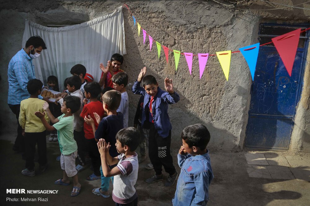 عکس/ برگزاری جشن میلاد امام رضا(ع) برای کودکان مناطق محروم