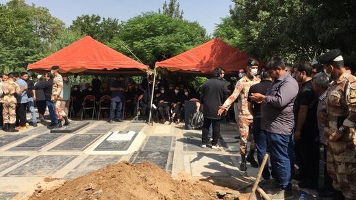 خانه ابدی سیروس گرجستانی در کنار آرامگاه منوچهر حامدی