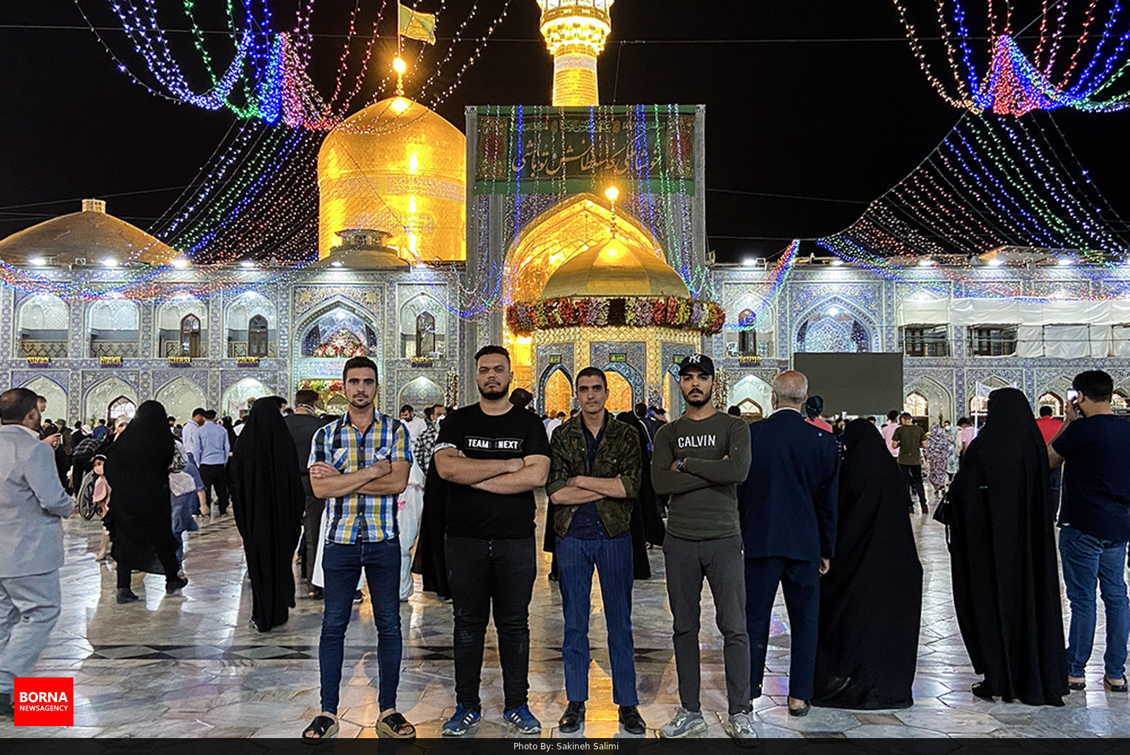 زائران حرم امام رضا (علیه السلام)