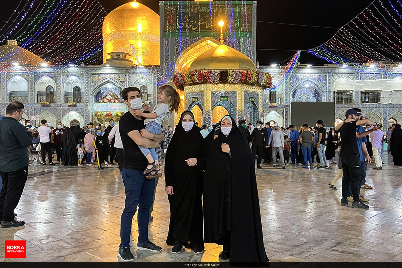 زائران حرم امام رضا (علیه السلام)