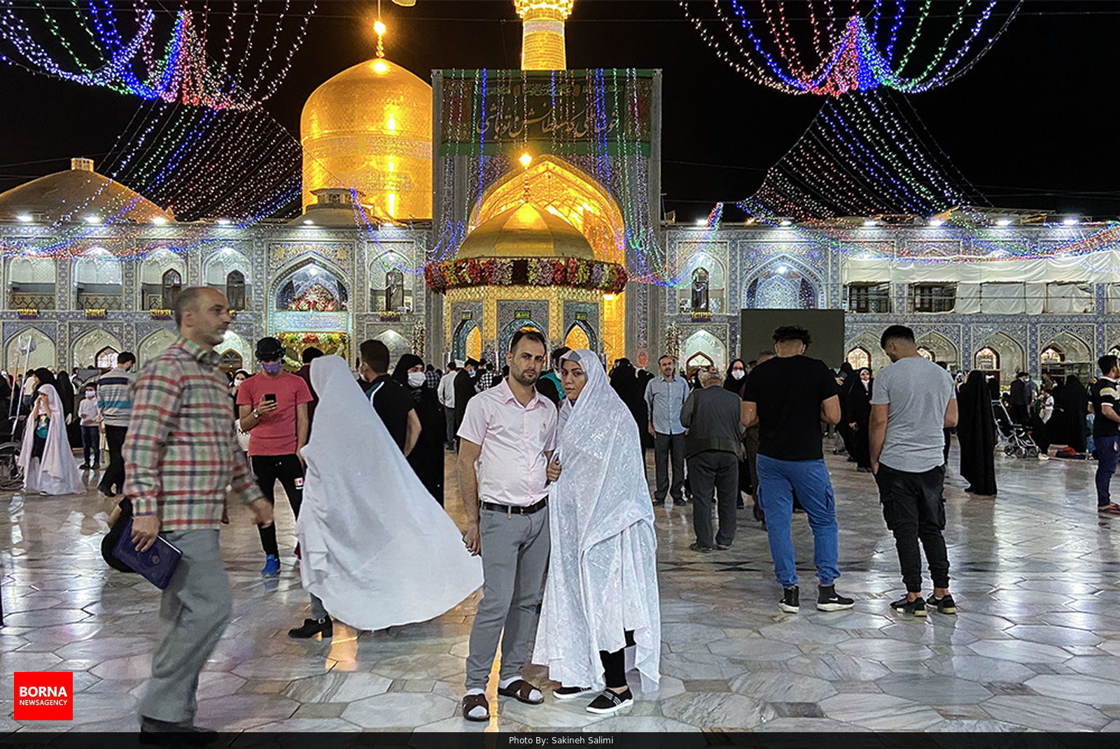 زائران حرم امام رضا (علیه السلام)