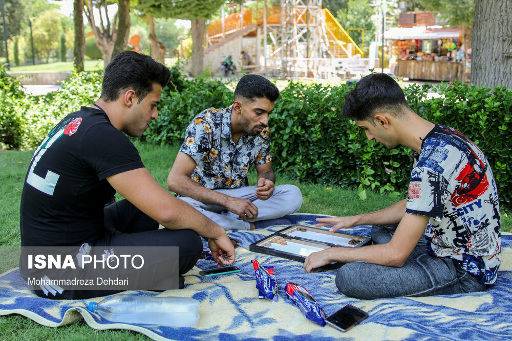 بوستان‌ها همچنان باز است!