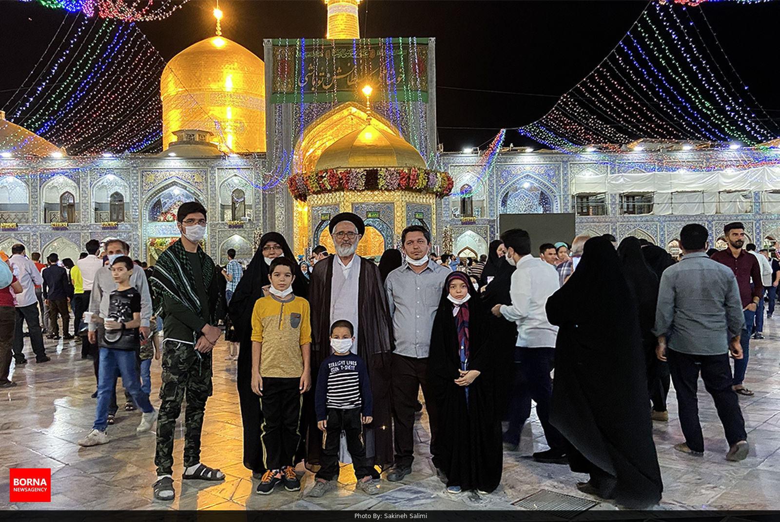 زائران حرم امام رضا (علیه السلام)