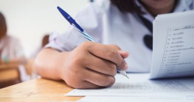 ٧٠ هزار امضا برای تعویق امتحان